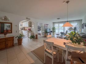 Gulv Leilighet  Til salgs i Fribourg, Tyskland