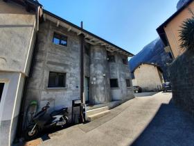 Enebolig Til salgs i Giornico, Sveits