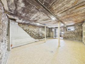 Workshop For Rent in Trin, Switzerland