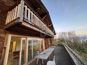 Lapos Kiadó a  oldalon. Chenaux, Svájc