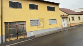 Casa de dos familias En venta en Walbersdorf, Austria