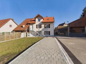 Lapos Kiadó a  oldalon. Büsserach, Svájc