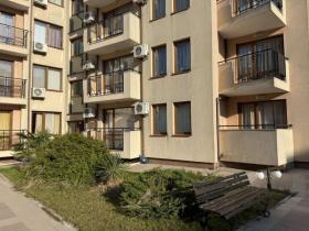 Plat te koop in Слънчев бряг-кв. Камелия, Bulgarije