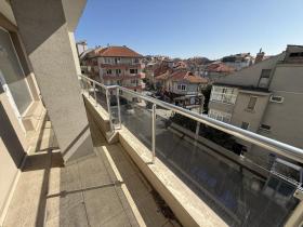 Apartamento Terraço À venda em Pomorie-Burgas, Bulgária