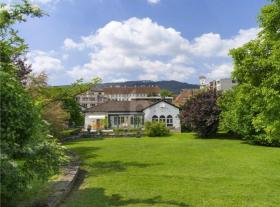 Vrijstaand huis te koop in Delémont, Zwitserland Vrijstaand huis te koop in Delémont, Zwitserland