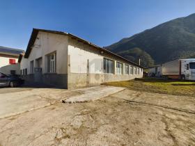 Hall Na sprzedaż w Charrat-les-Chènes, Szwajcaria Hall Na sprzedaż w Charrat-les-Chènes, Szwajcaria