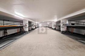 Parking garage For Sale in München-Bezirksteil Johanneskirchen, Germany