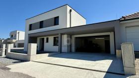 Einfamilienhaus Zu verkaufen in Wulkaprodersdorf, Österreich Einfamilienhaus Zu verkaufen in Wulkaprodersdorf, Österreich