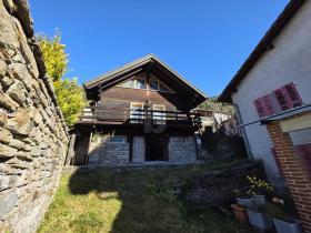 Ferienhaus Zu verkaufen in Sobrio, Schweiz Ferienhaus Zu verkaufen in Sobrio, Schweiz