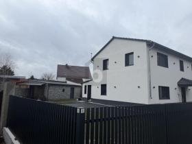 戸建住宅 販売中 で フィナウフルト, ドイツ