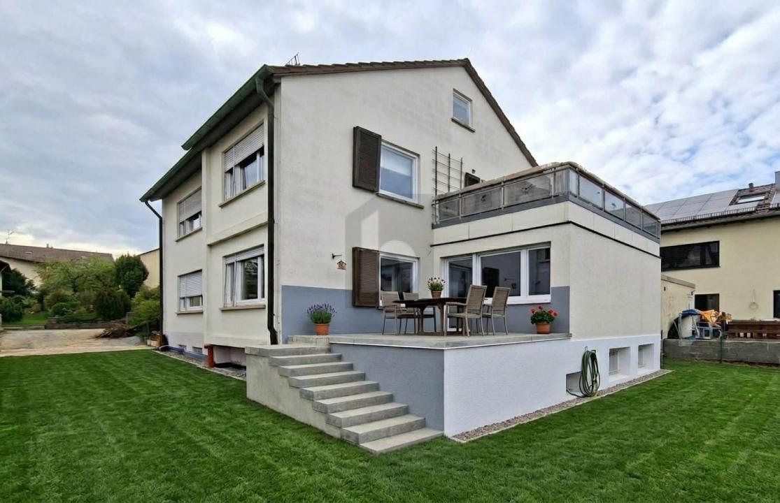 Tweegezinswoning te koop in Sindelfingen-Maichingen, Germany Tweegezinswoning te koop in Sindelfingen-Maichingen, Germany