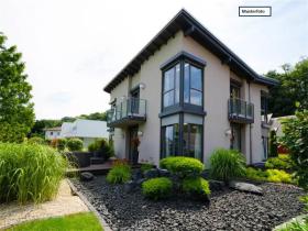 Hus Tvangsauksjon i Köln-Dünnwald, Tyskland