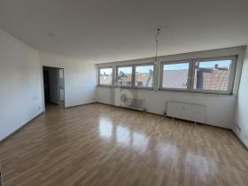 Zolder flat te koop in Düsseldorf-Friedrichstadt, Germany Zolder flat te koop in Düsseldorf-Friedrichstadt, Germany