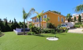 Villa eladó a  oldalon. Torrenova, Spanyolország