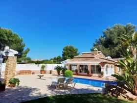 Denia Villa - Finca im Grünen - Villa satılık 'de Denia-Les Rotes, İspanya